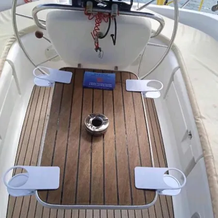 Botel Ifestos Yachting Traveler Salonic